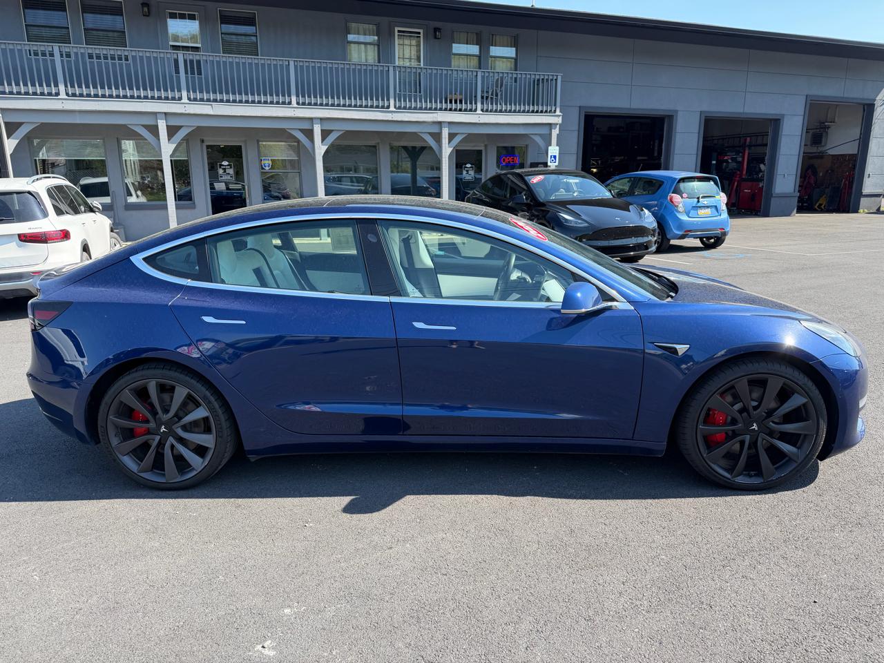 Tesla Model 3  2020