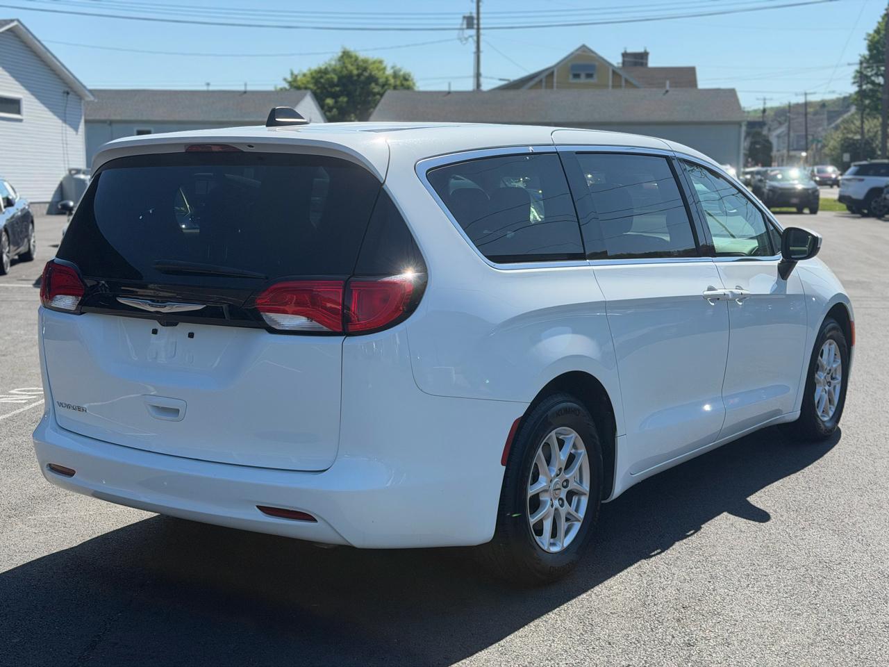 Chrysler Voyager  2023