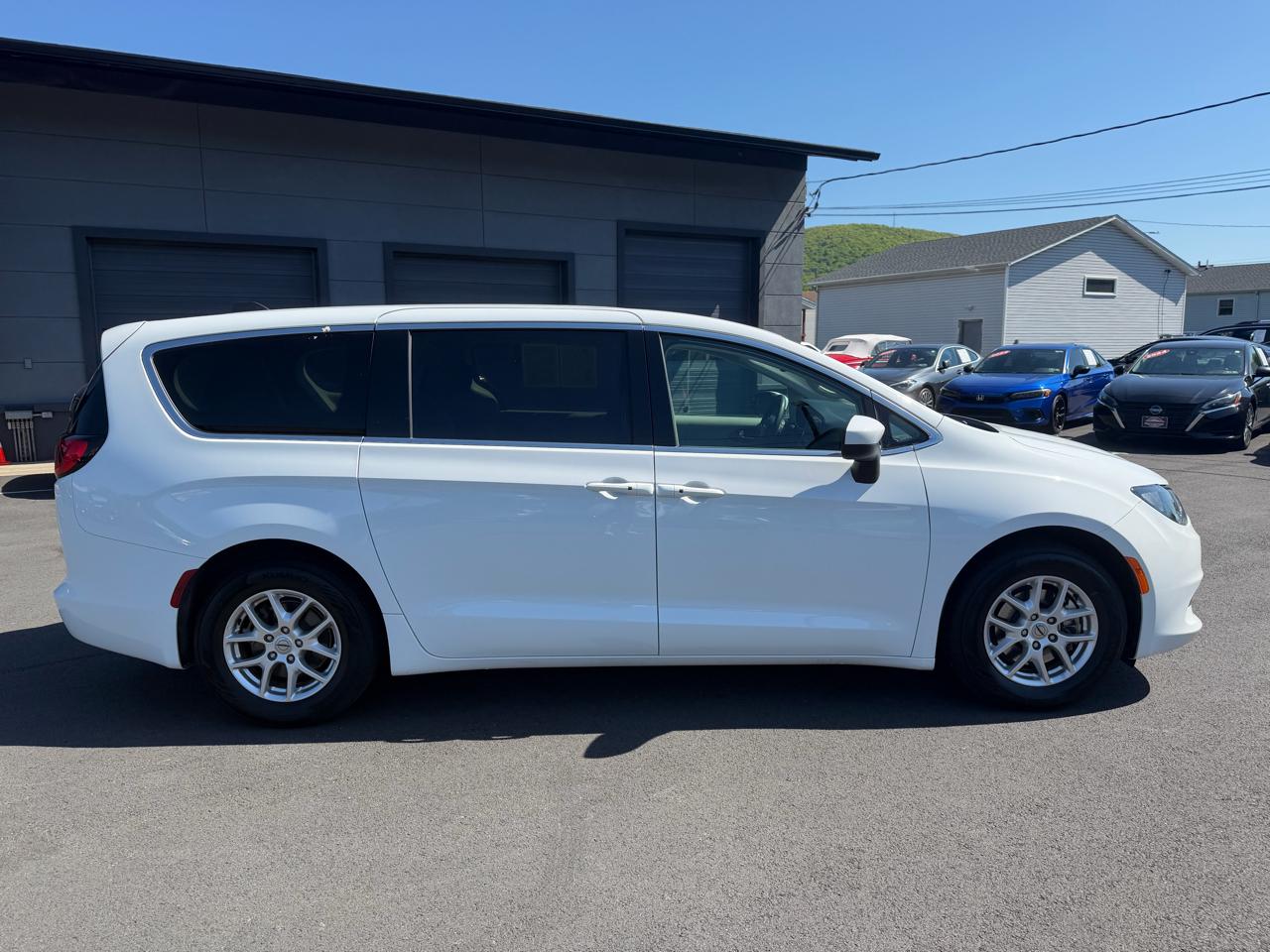 Chrysler Voyager  2023