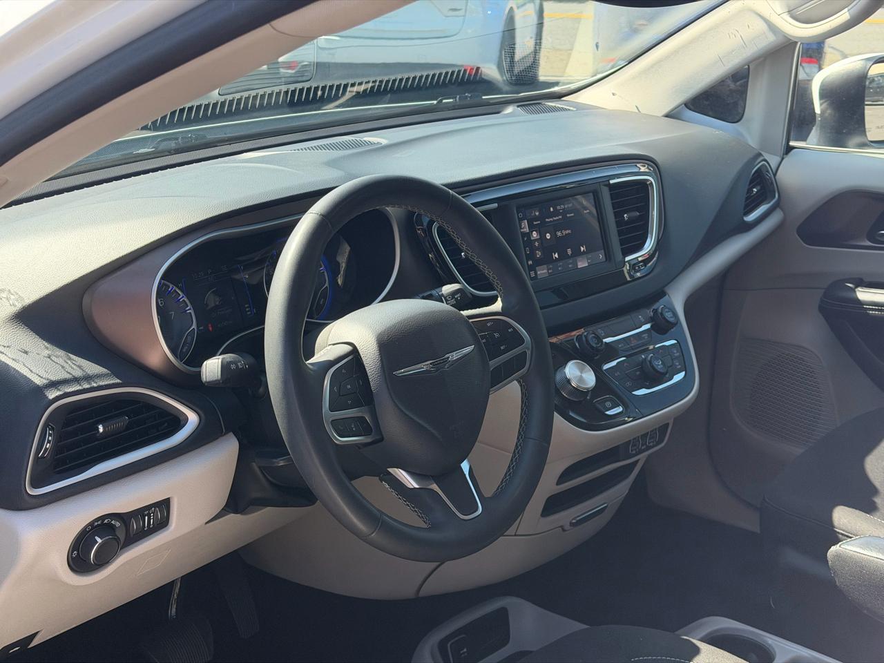Chrysler Voyager  2023