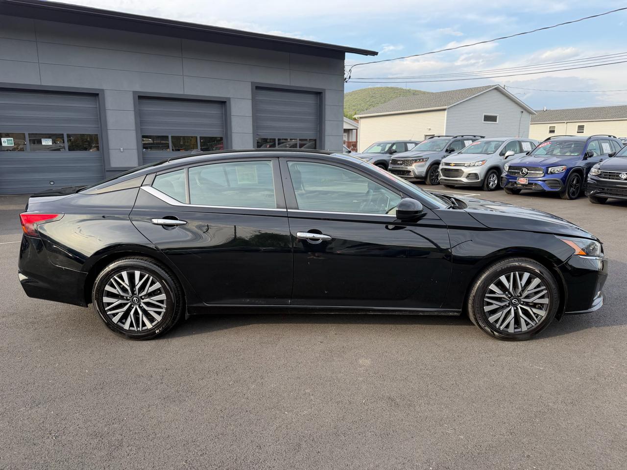 Nissan Altima  2024