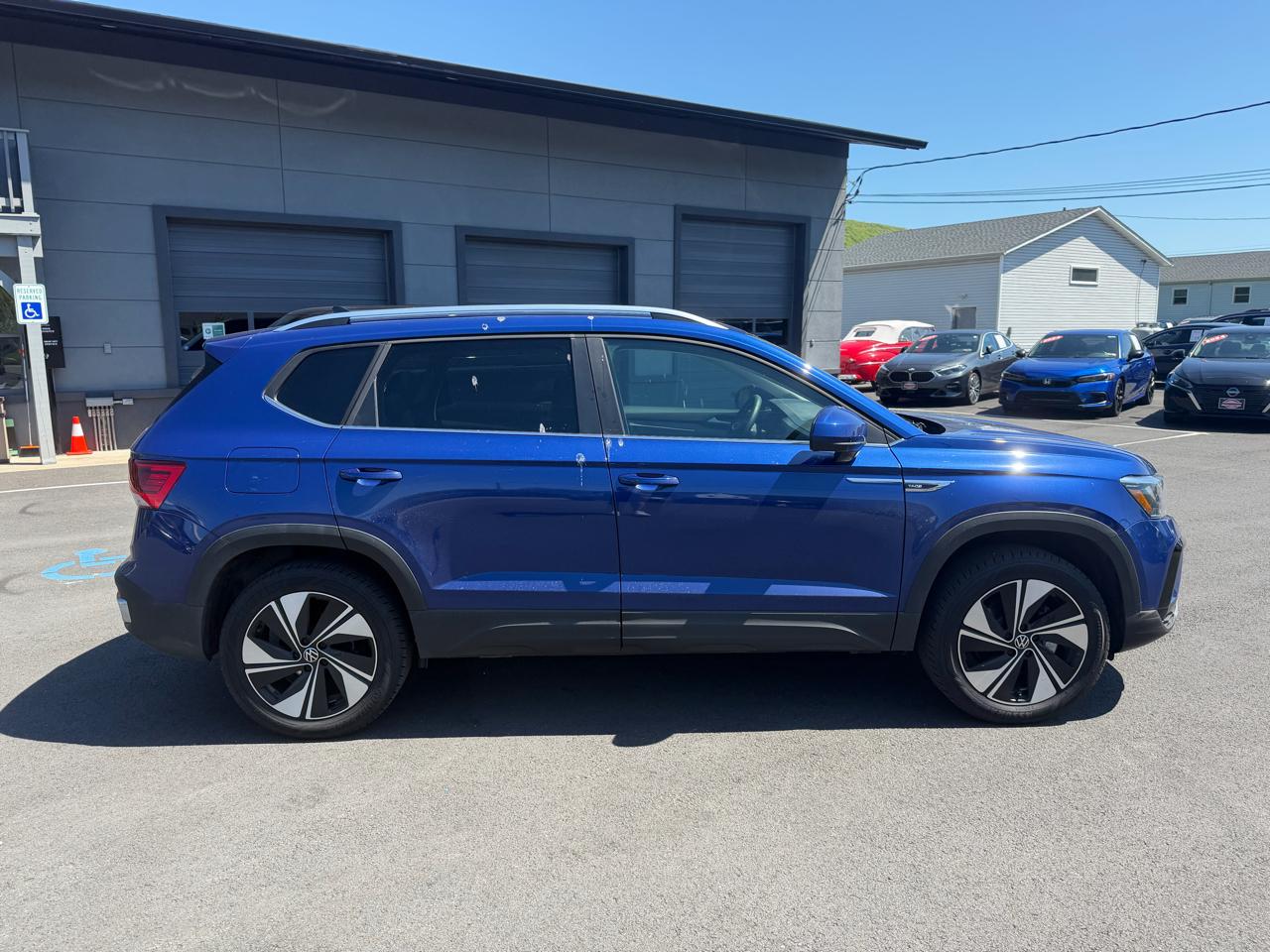 Volkswagen Taos  2024
