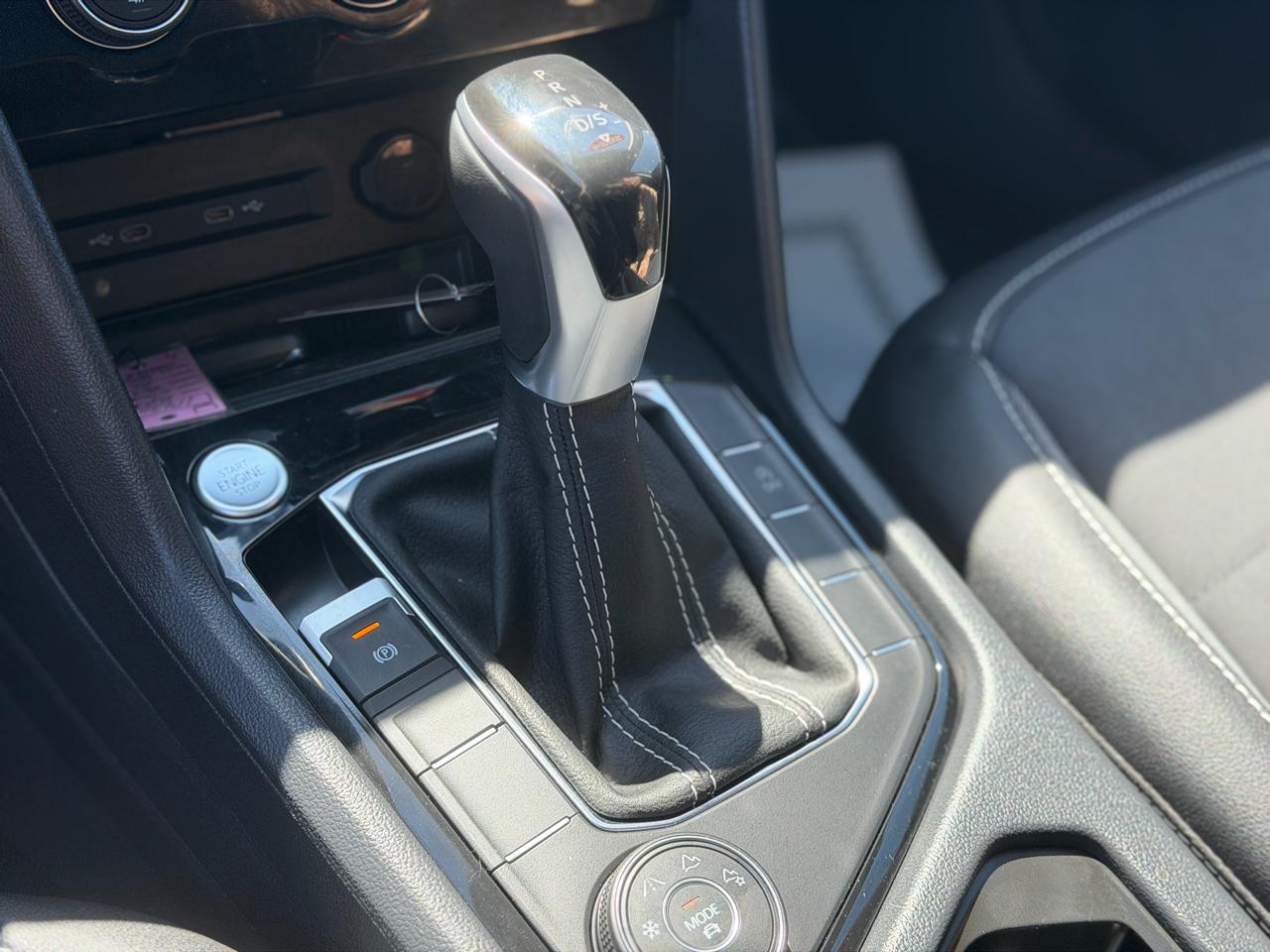 Volkswagen Taos  2024