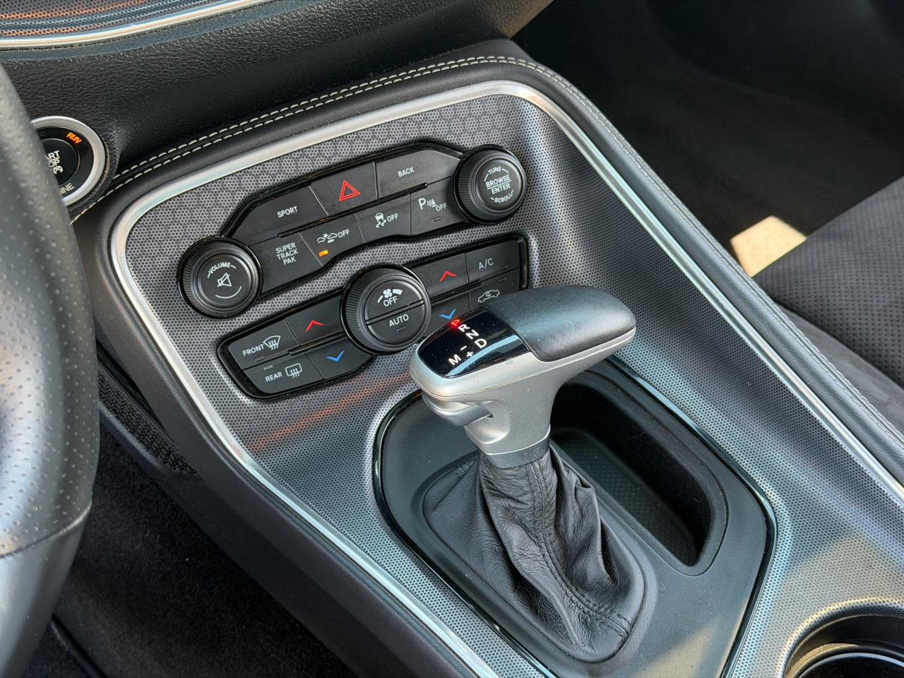 Dodge Challenger  2016