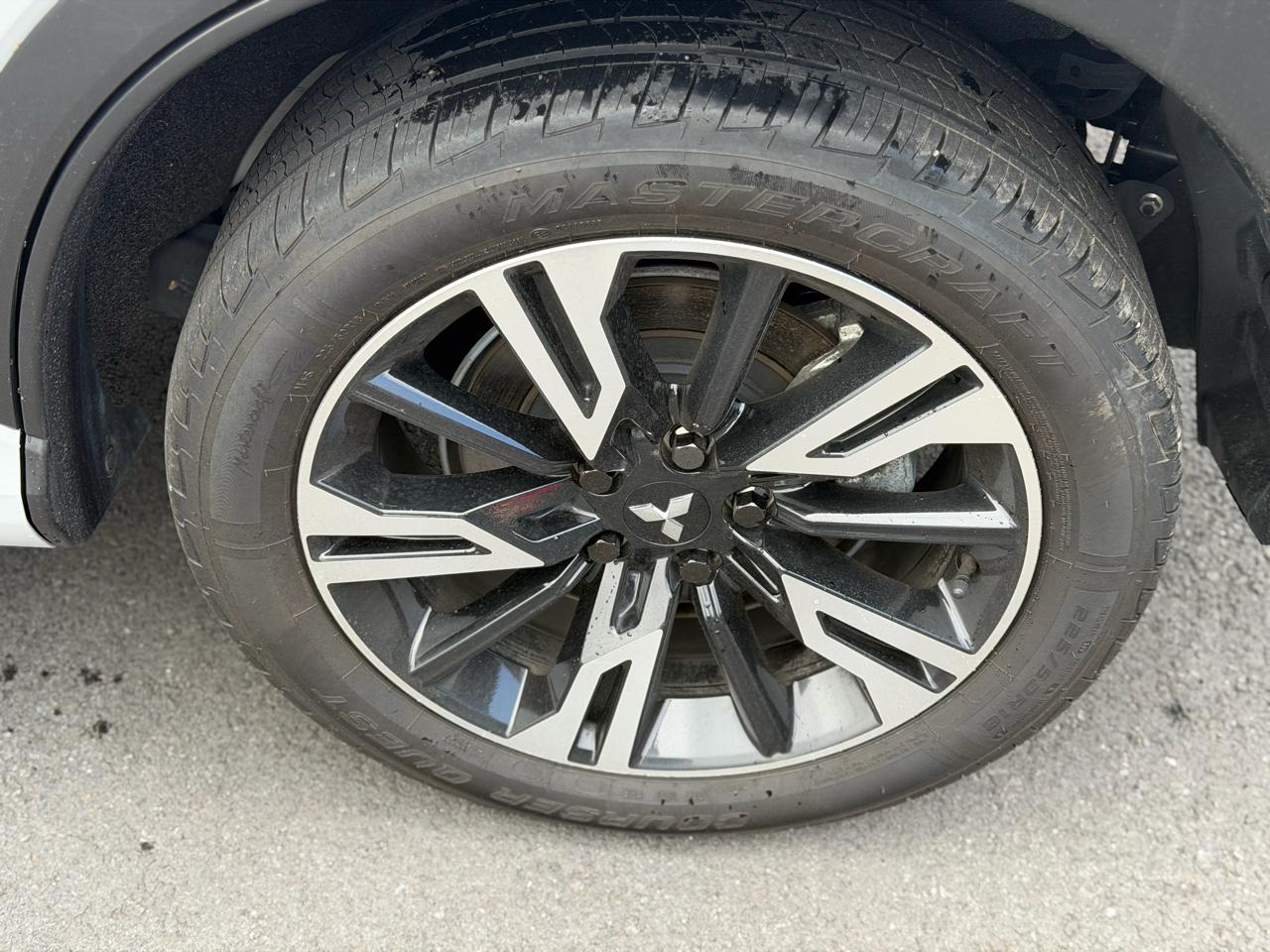 Mitsubishi Eclipse Cross  2024