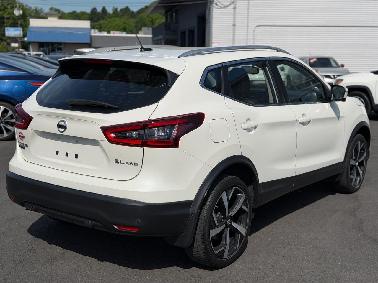 Nissan Rogue Sport  2021