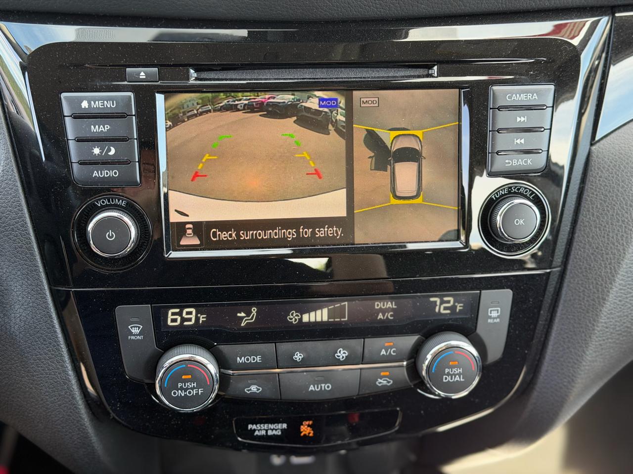 Nissan Rogue Sport  2021