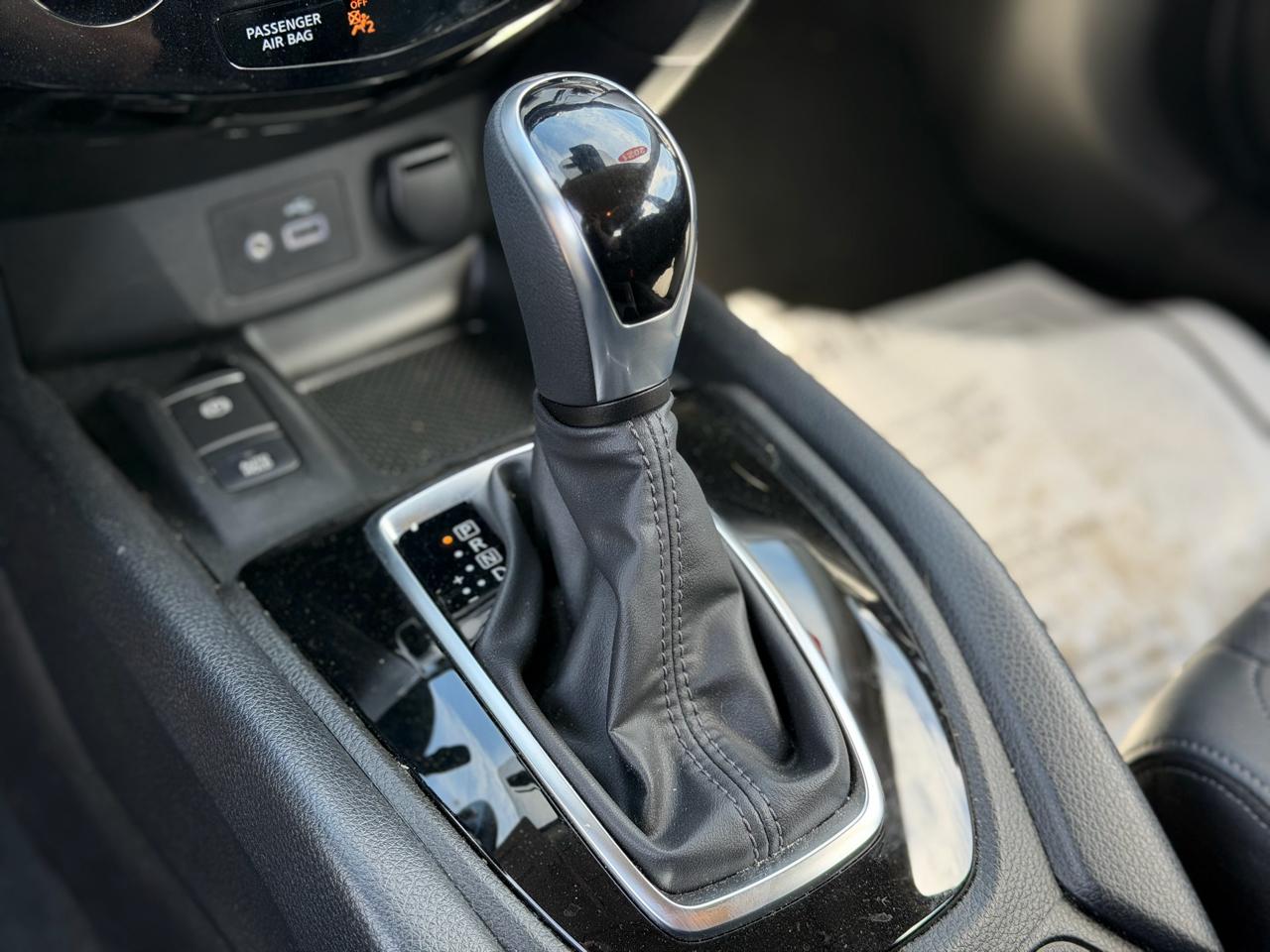 Nissan Rogue Sport  2021