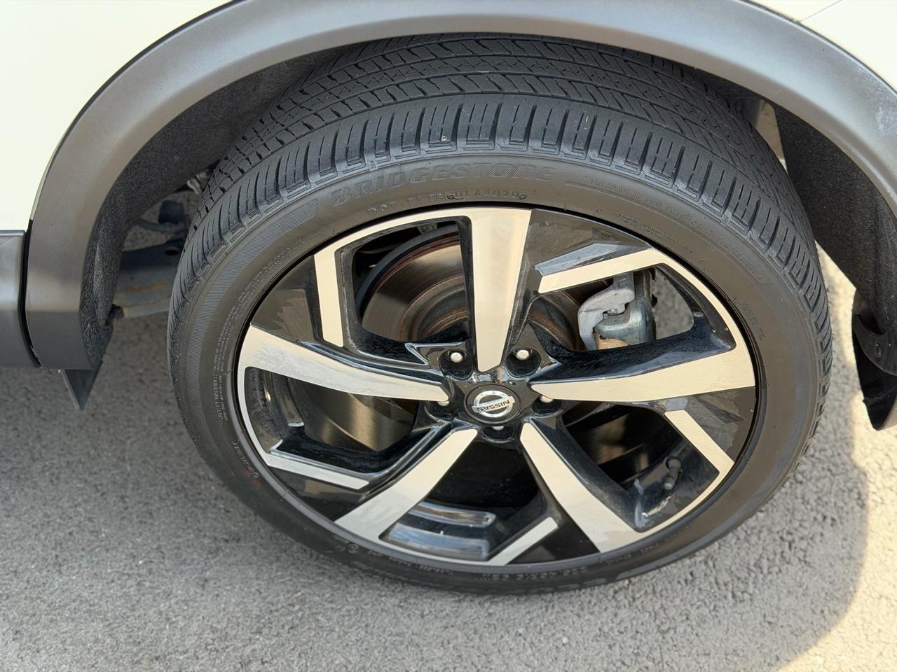 Nissan Rogue Sport  2021