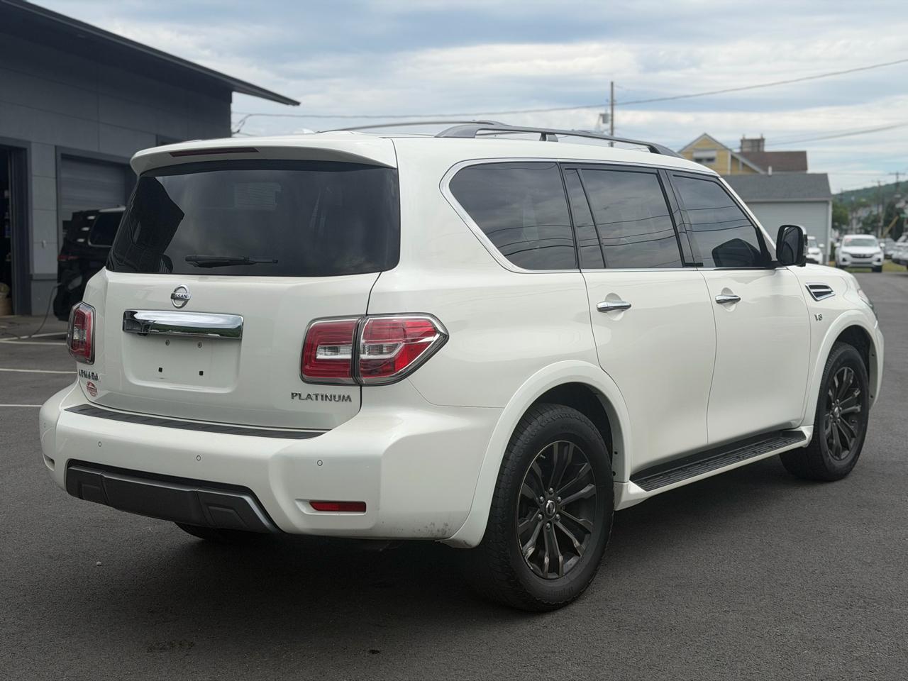 Nissan Armada  2020