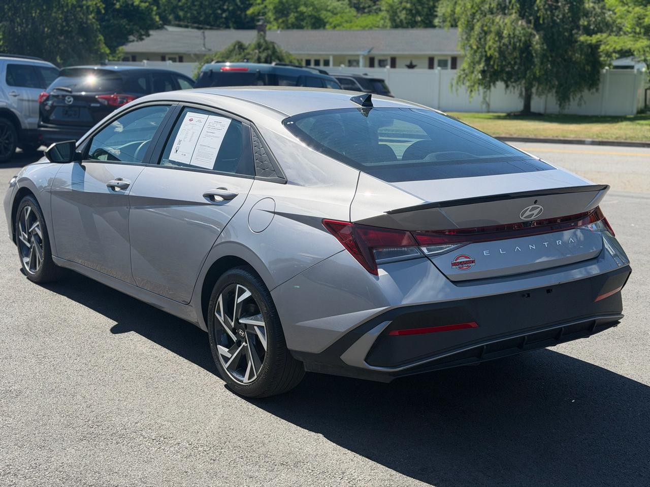 Hyundai Elantra  2025