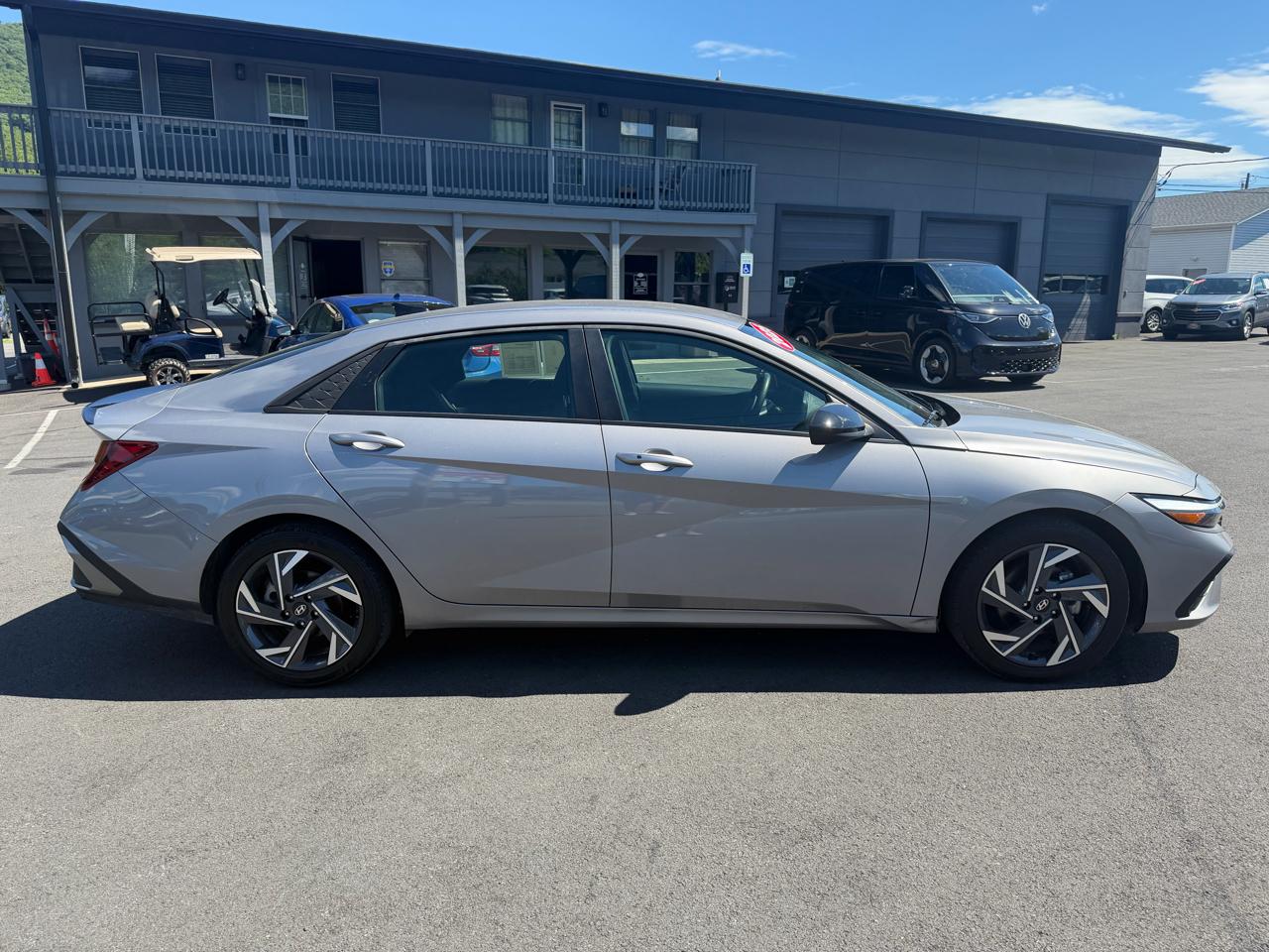 Hyundai Elantra  2025