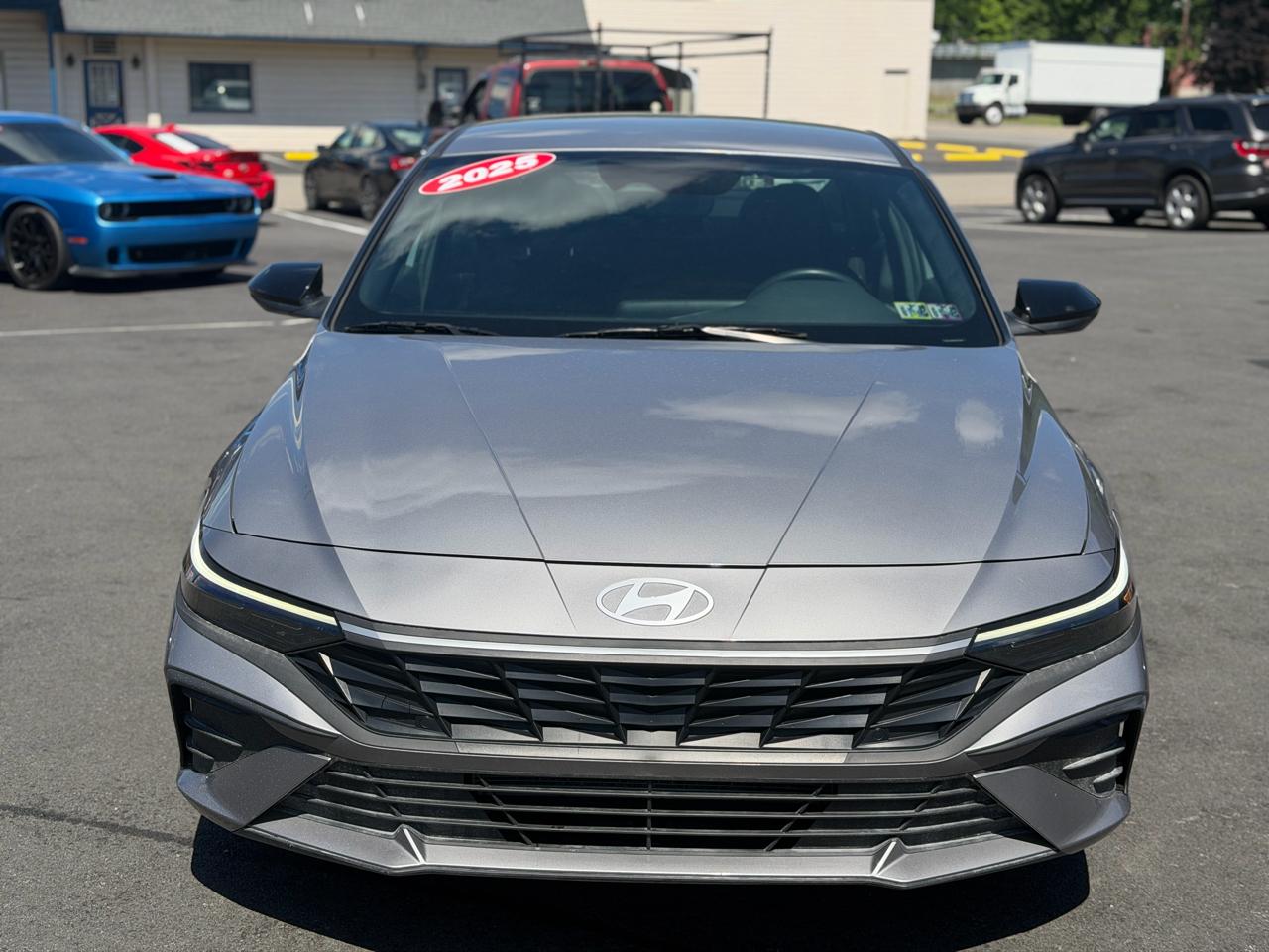 Hyundai Elantra  2025