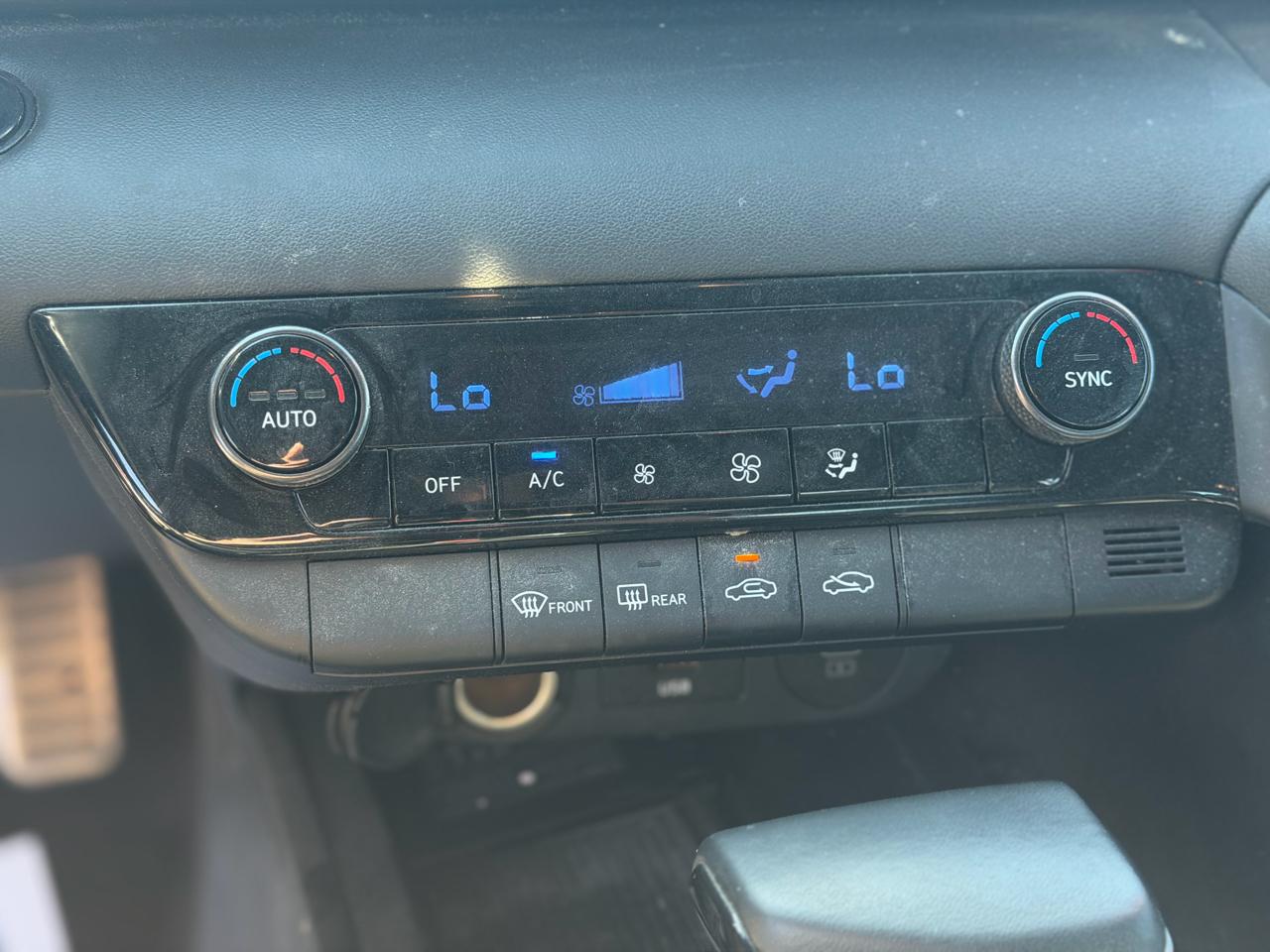 Hyundai Elantra  2025