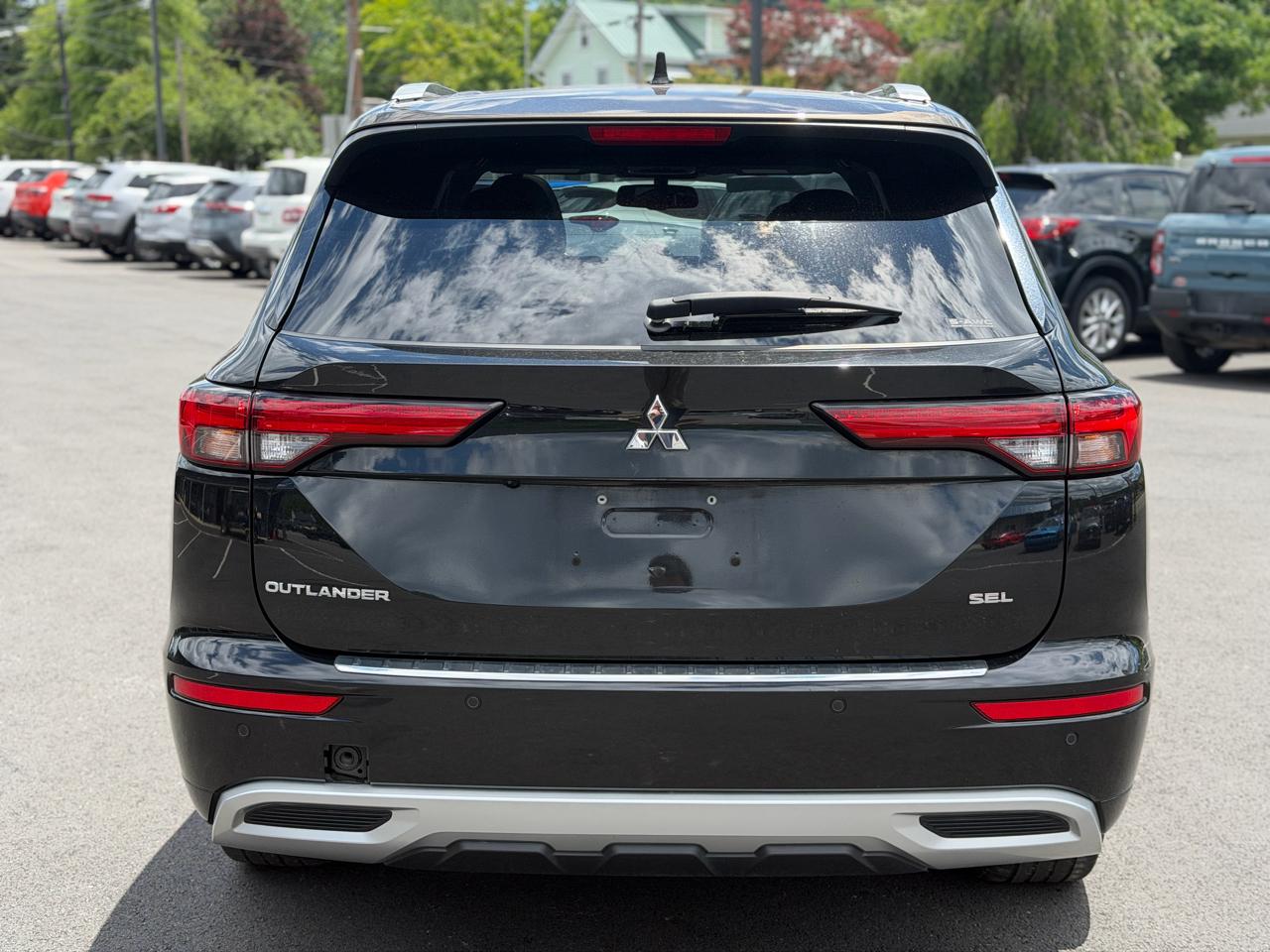 Mitsubishi Outlander  2023