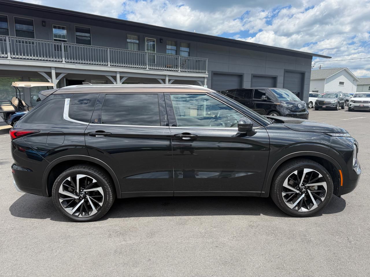 Mitsubishi Outlander  2023