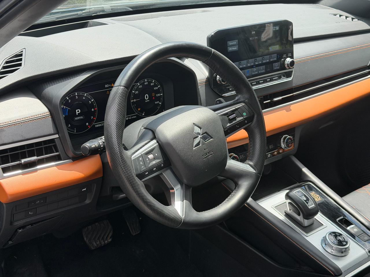 Mitsubishi Outlander  2023