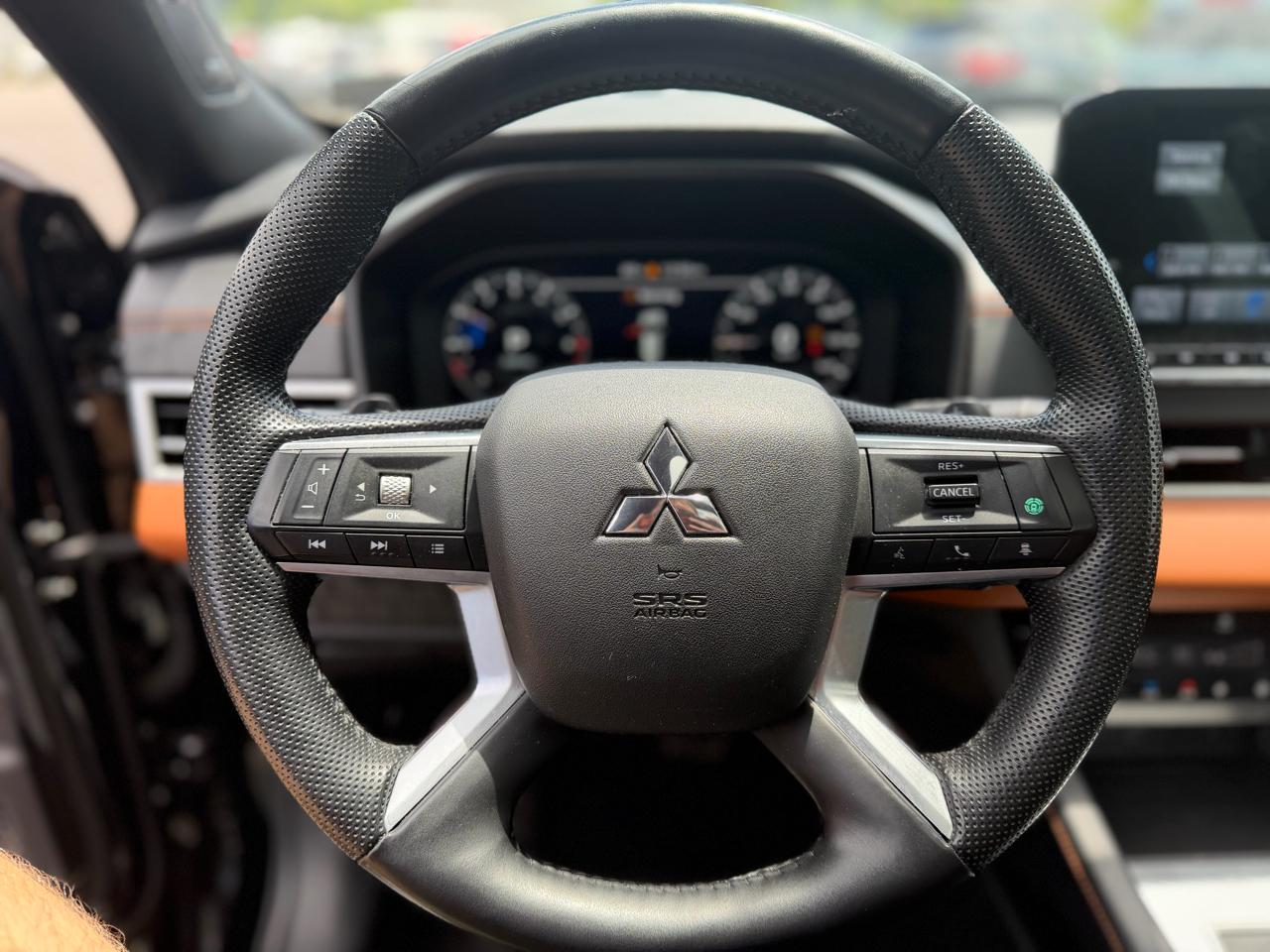 Mitsubishi Outlander  2023