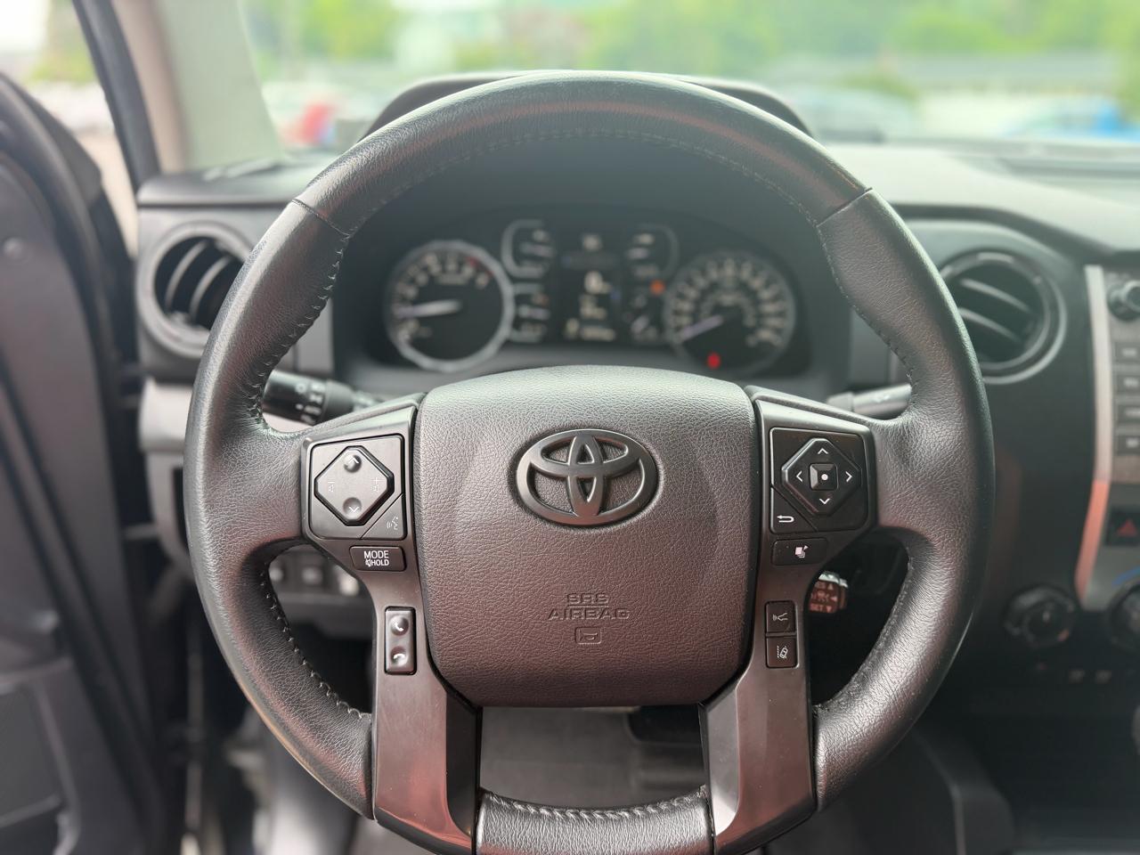 Toyota Tundra  2021