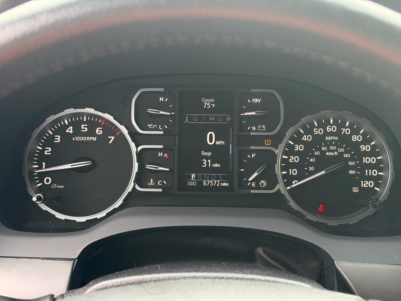 Toyota Tundra  2021
