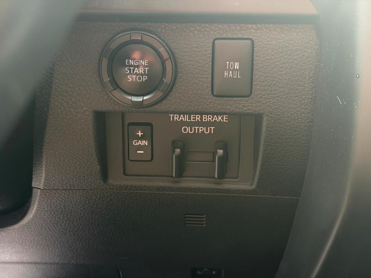 Toyota Tundra  2021