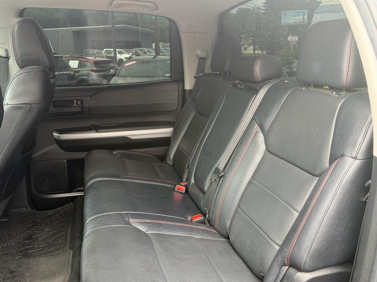 Toyota Tundra  2021