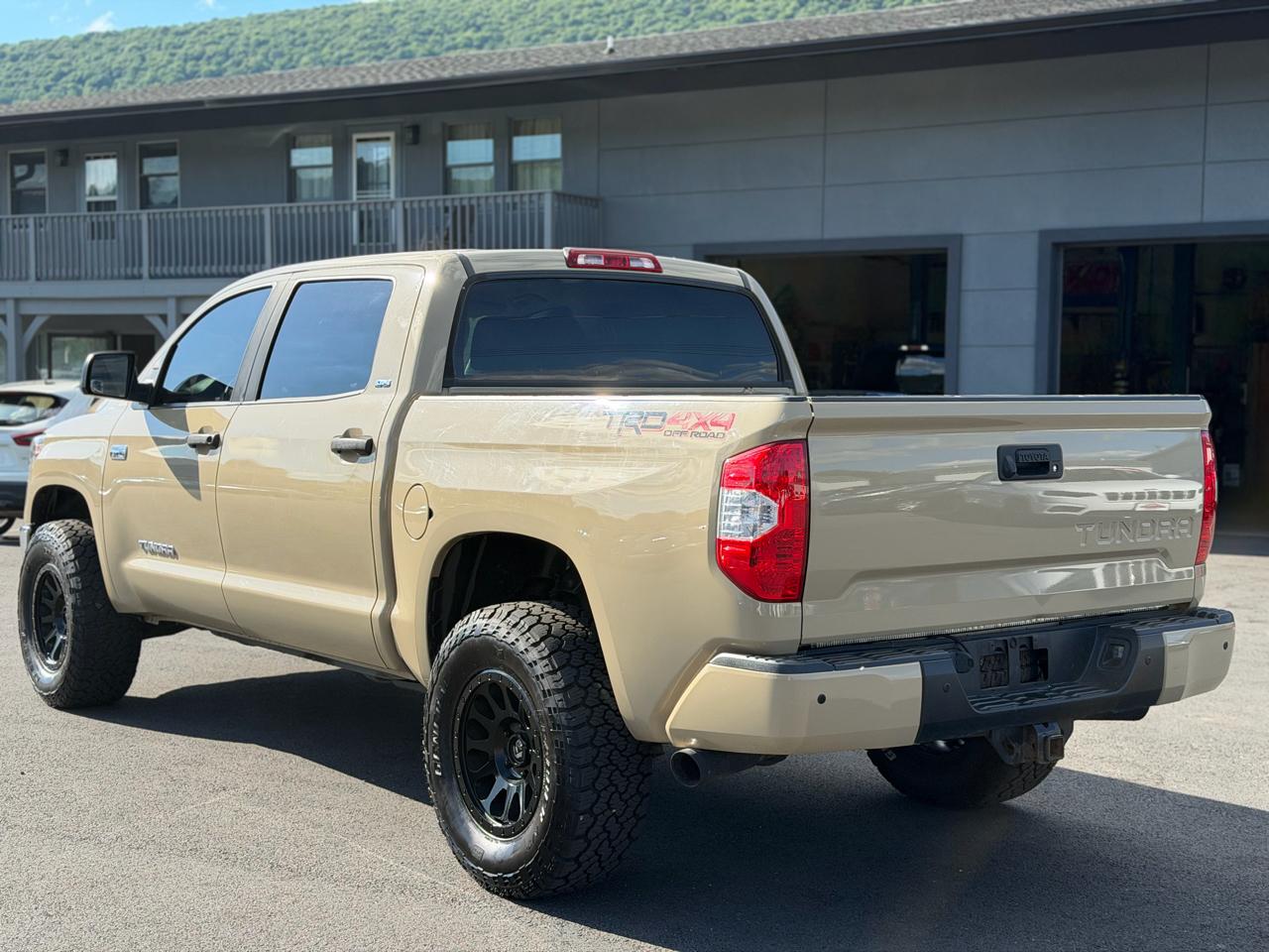 Toyota Tundra  2019