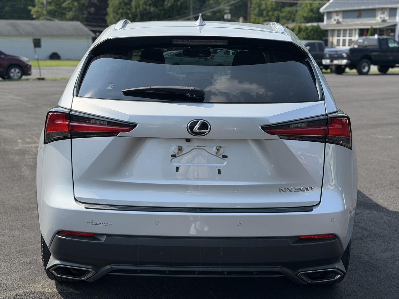 Lexus NX 200t  2019