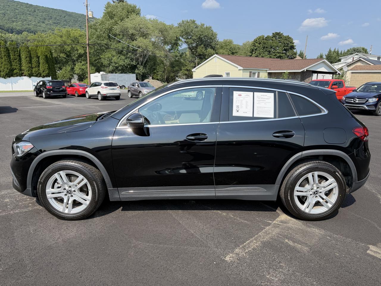 Mercedes-Benz GLA-Class  2021