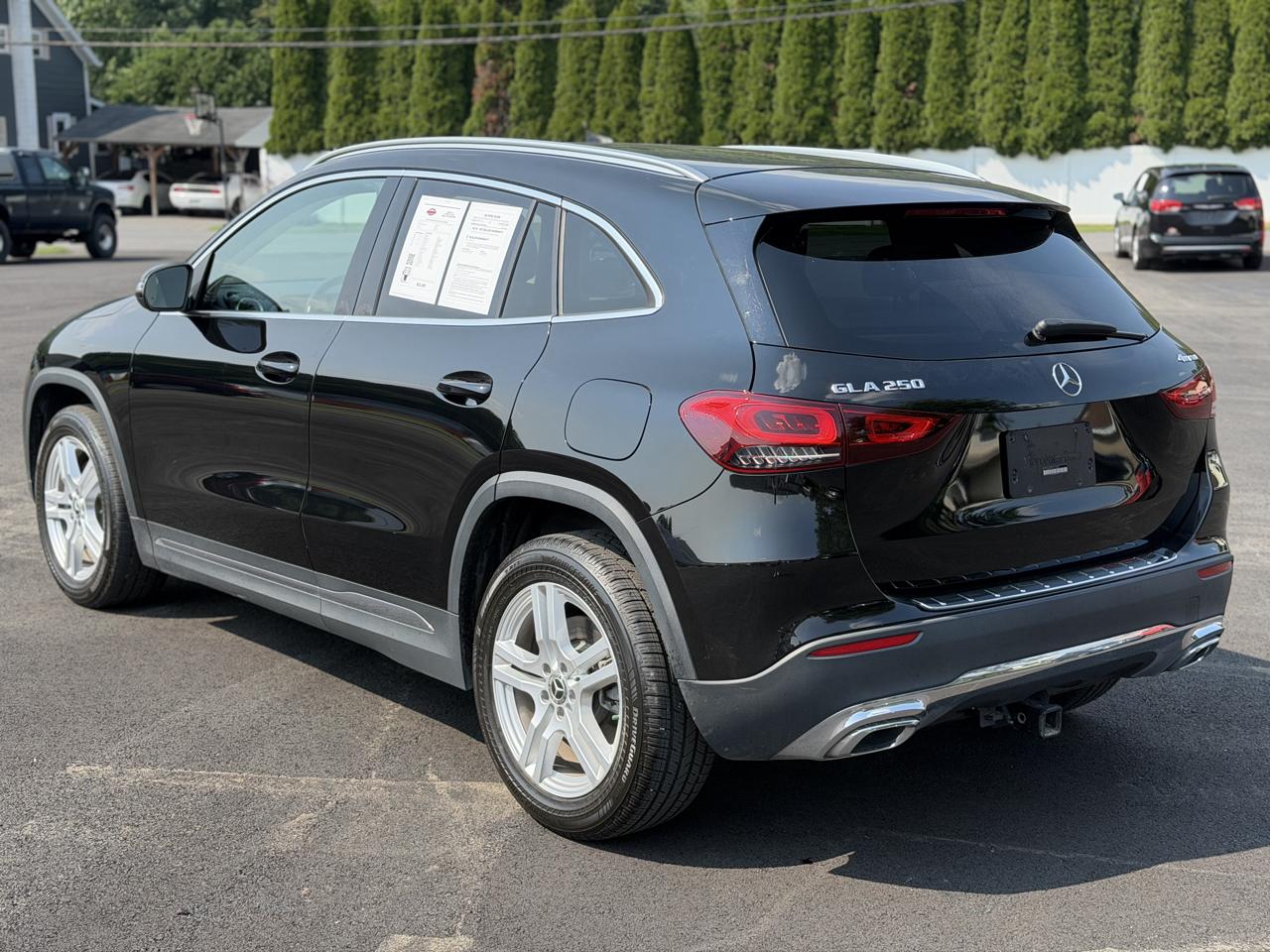 Mercedes-Benz GLA-Class  2021