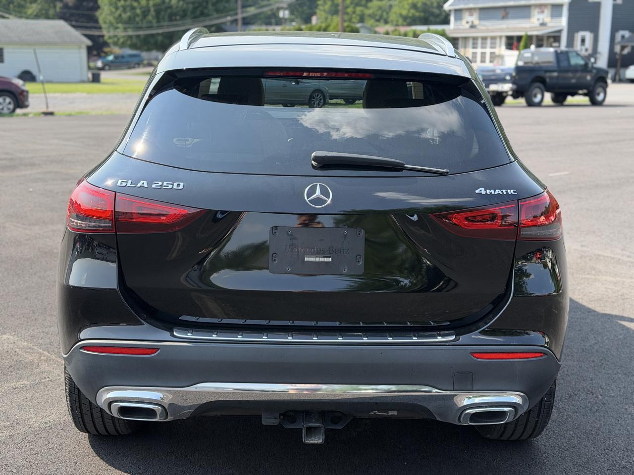 Mercedes-Benz GLA-Class  2021
