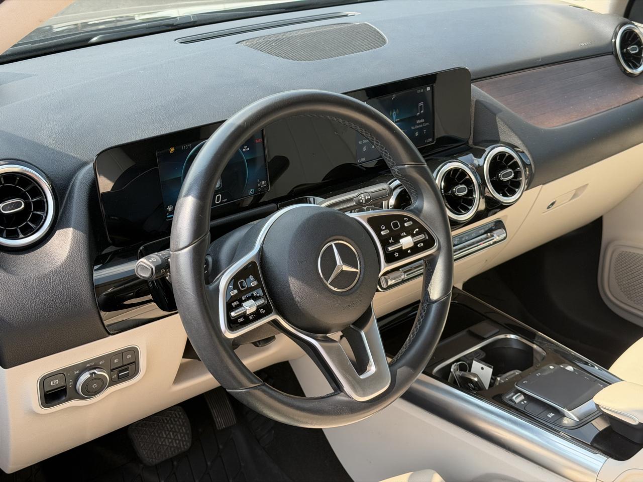 Mercedes-Benz GLA-Class  2021