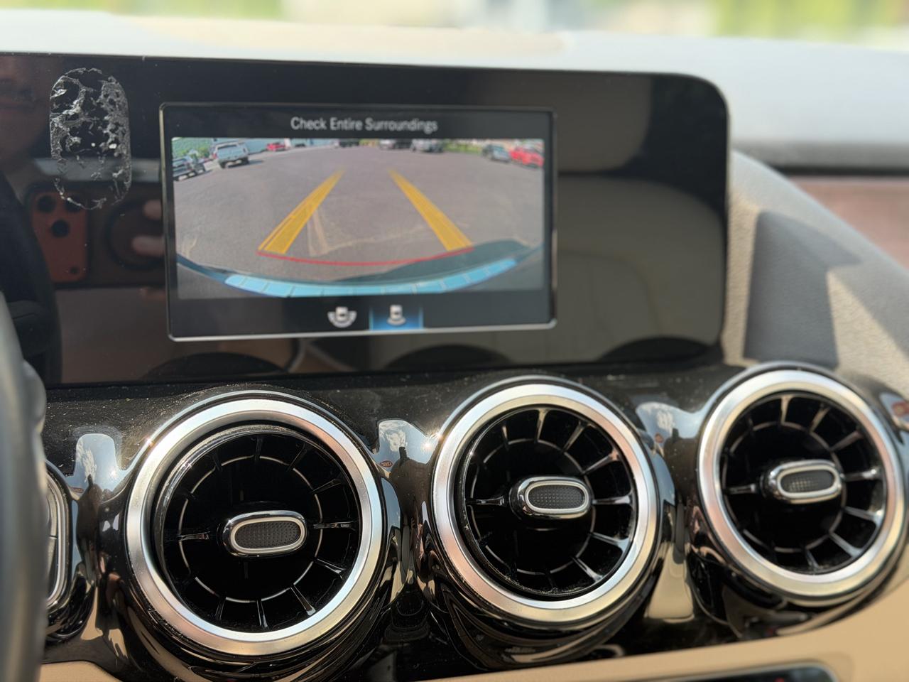 Mercedes-Benz GLA-Class  2021