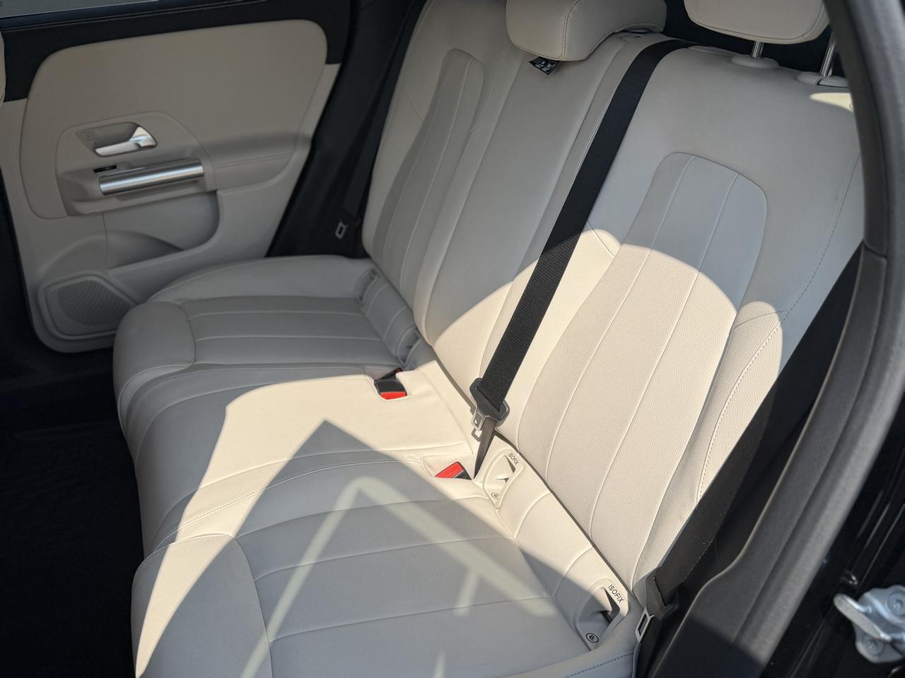 Mercedes-Benz GLA-Class  2021