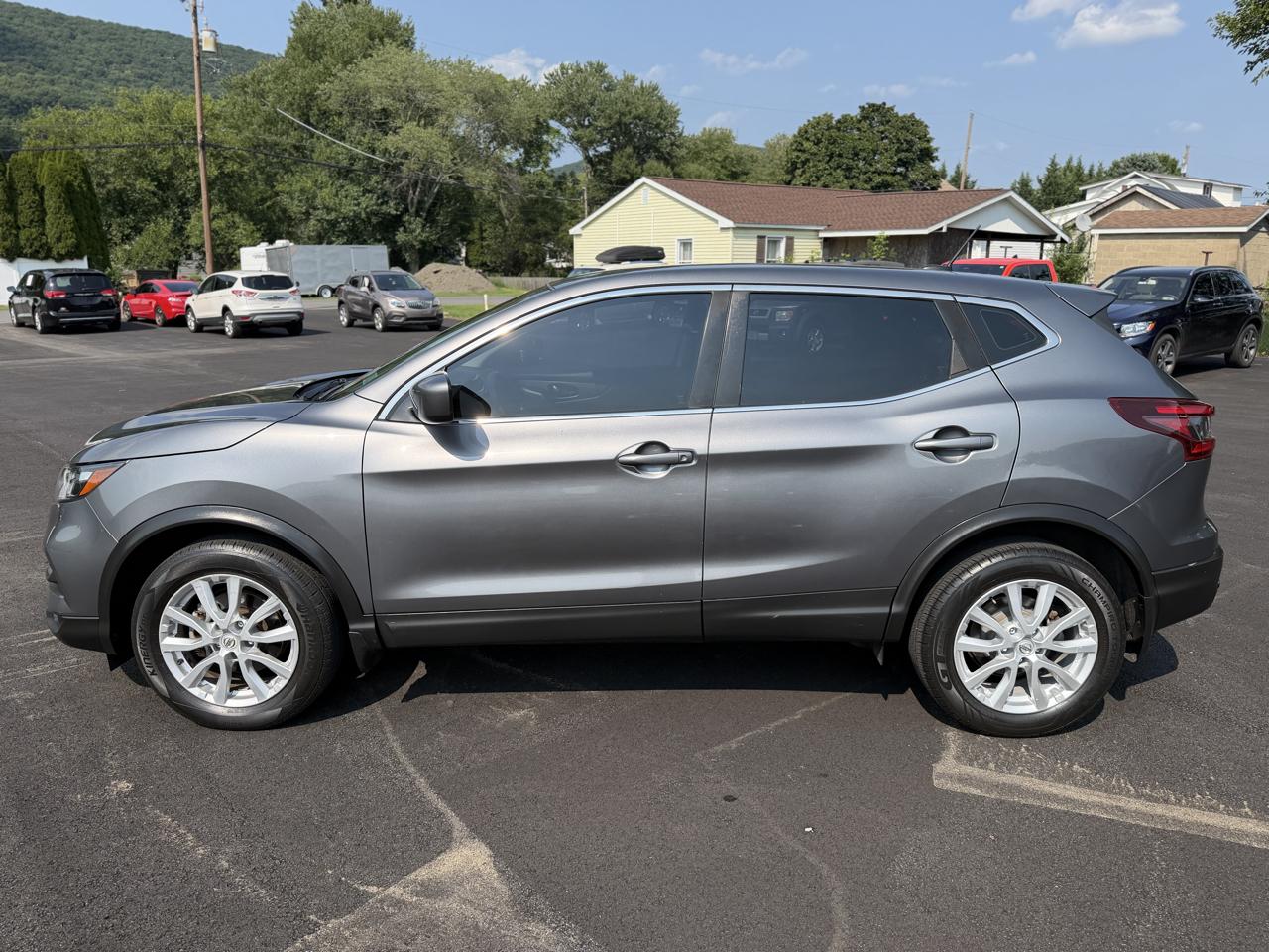 Nissan Rogue Sport  2020