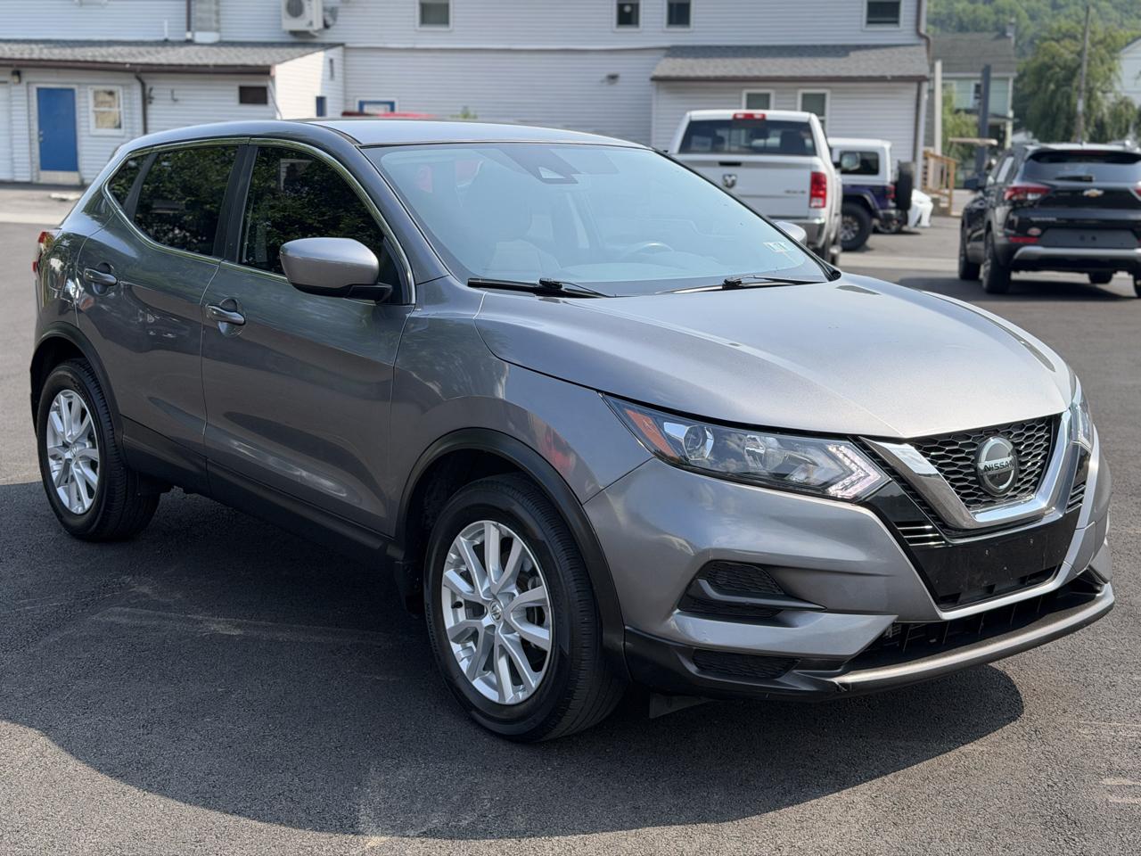 Nissan Rogue Sport  2020