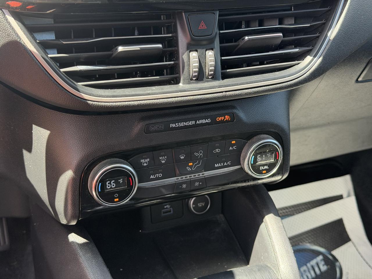 Ford Escape  2021