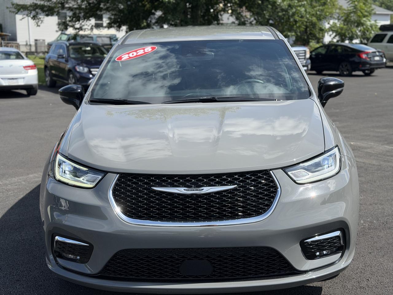 Chrysler Pacifica  2025
