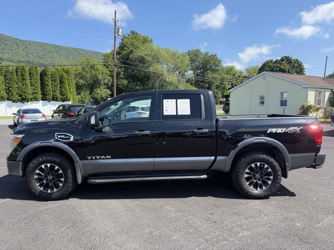 Nissan Titan  2017