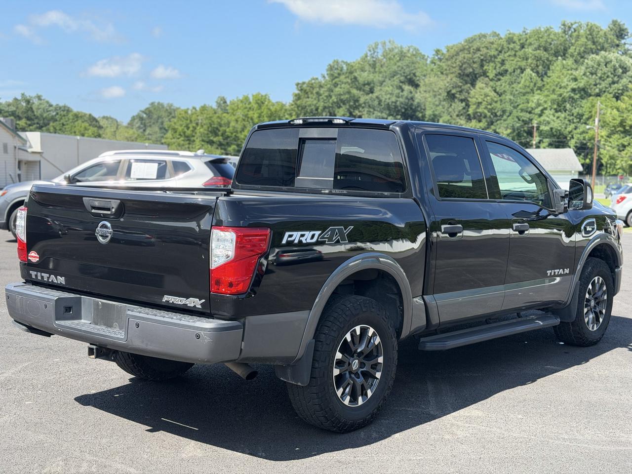 Nissan Titan  2017