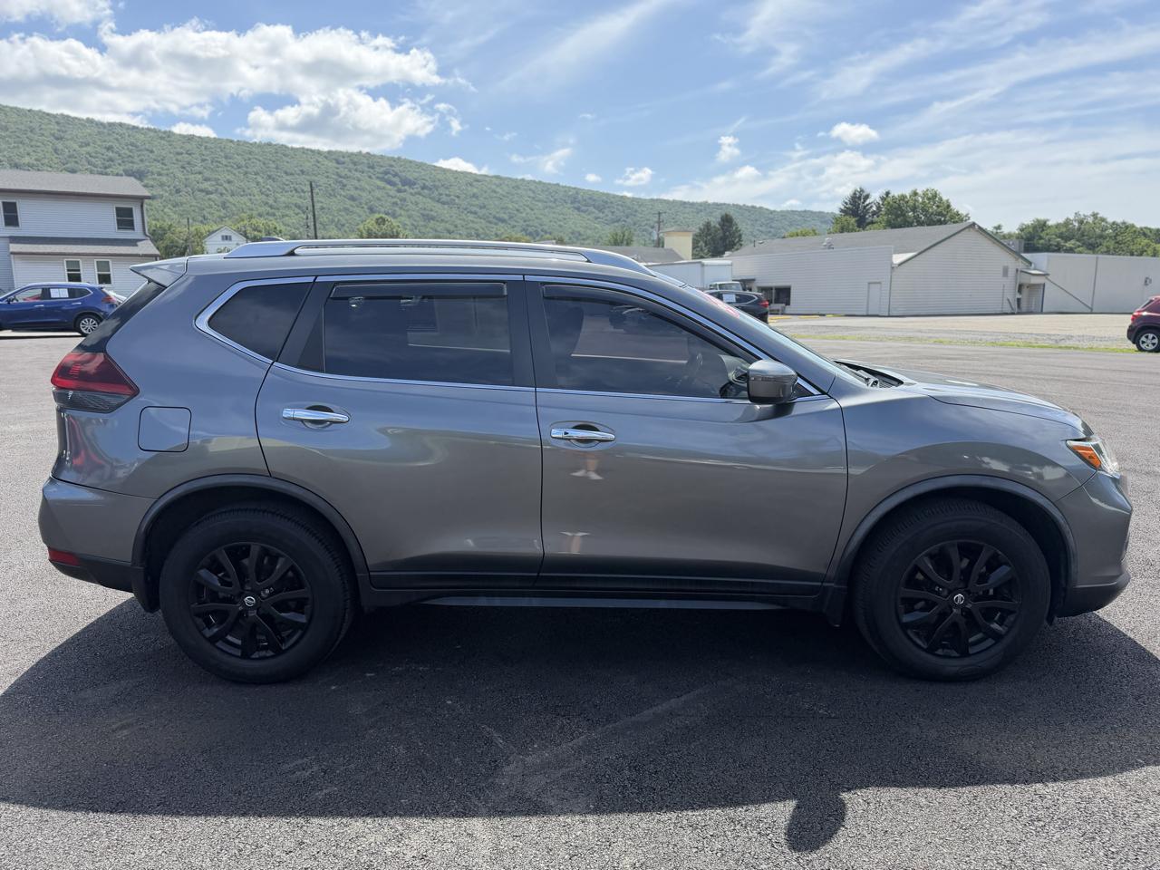 Nissan Rogue  2020