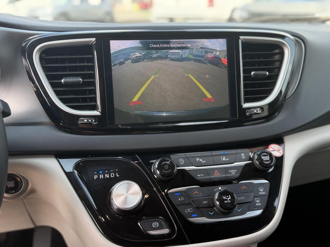 Chrysler Pacifica  2024