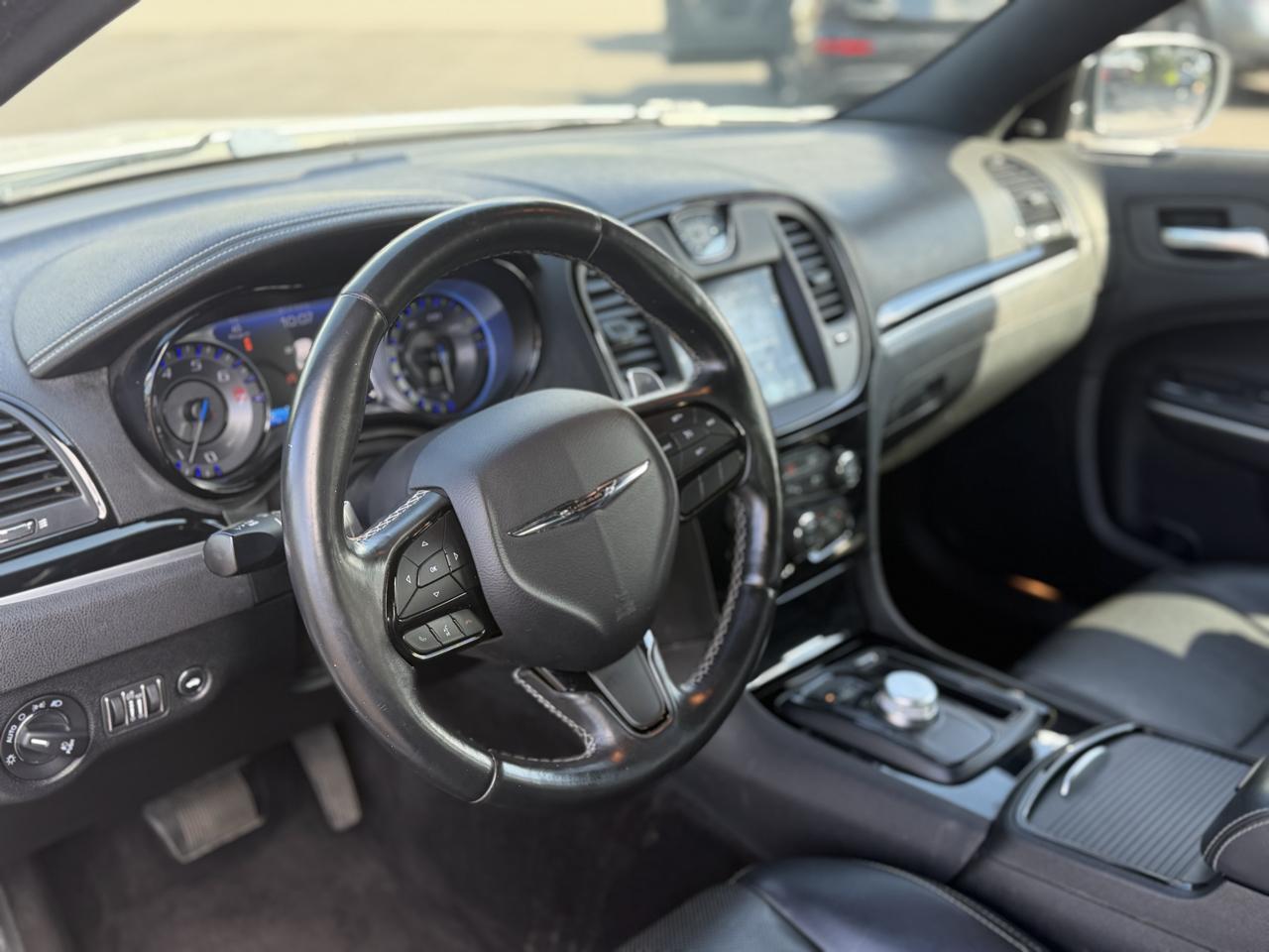 Chrysler 300  2018