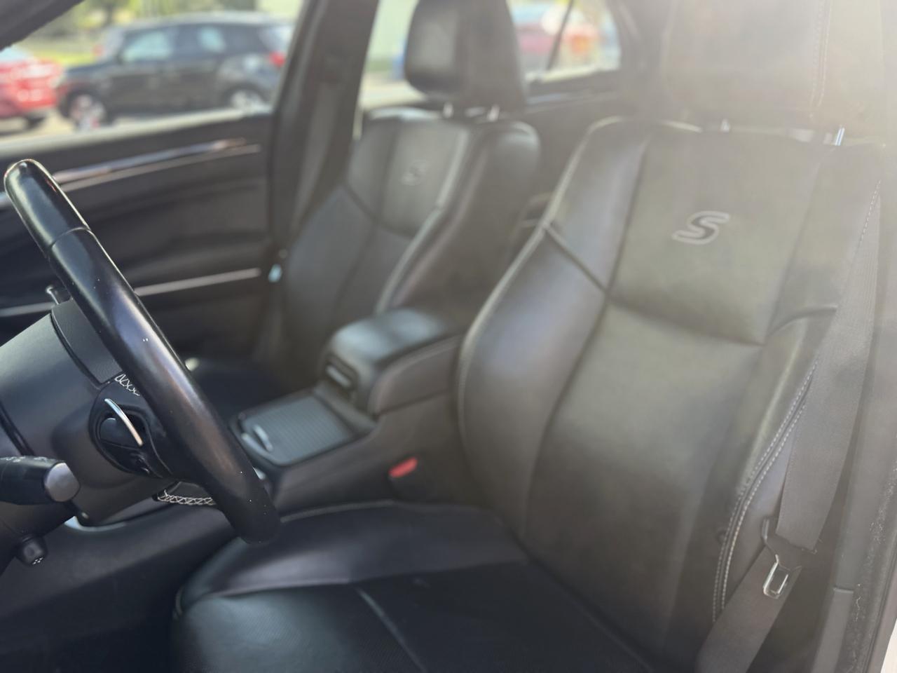 Chrysler 300  2018