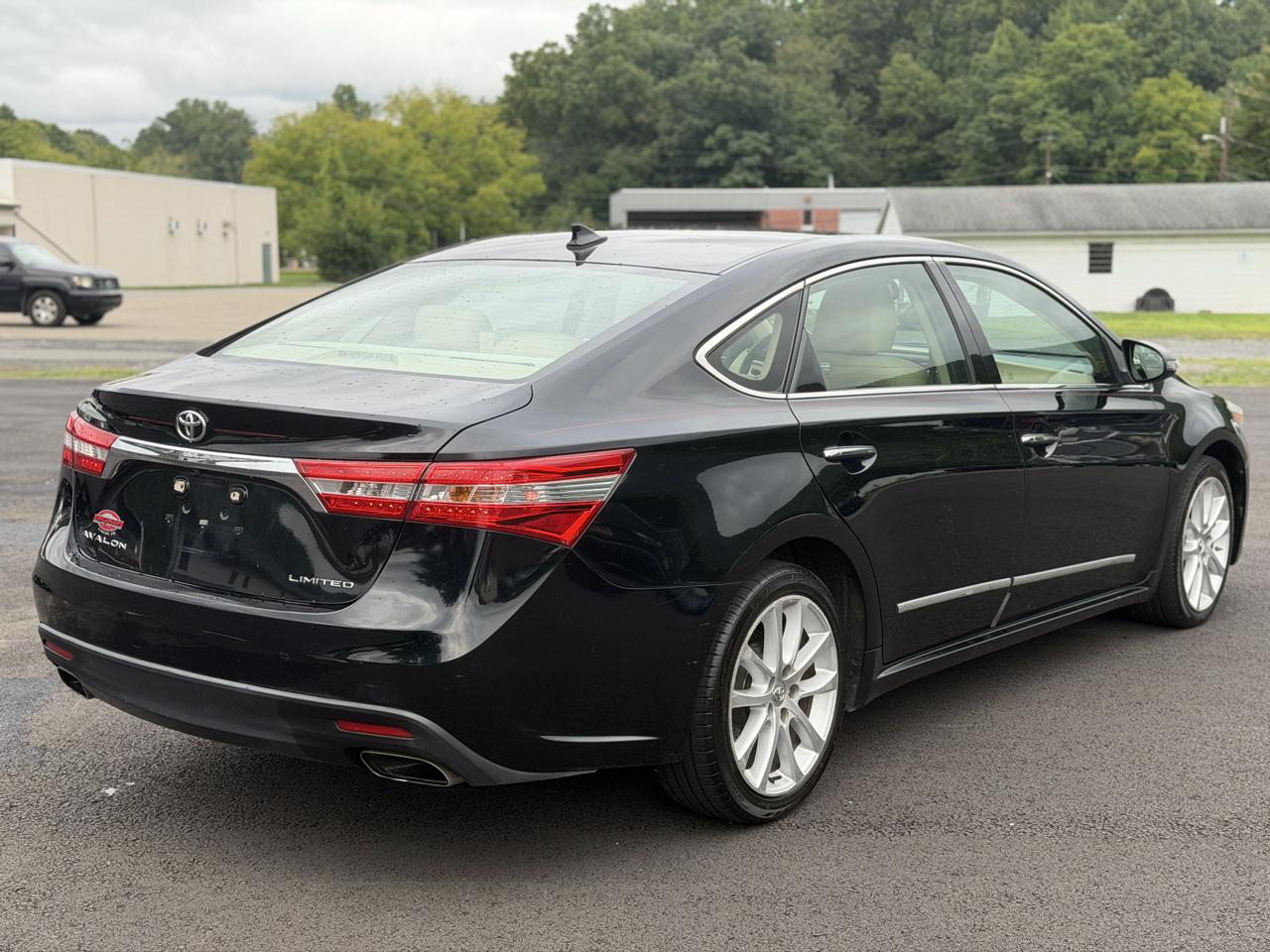Toyota Avalon  2014