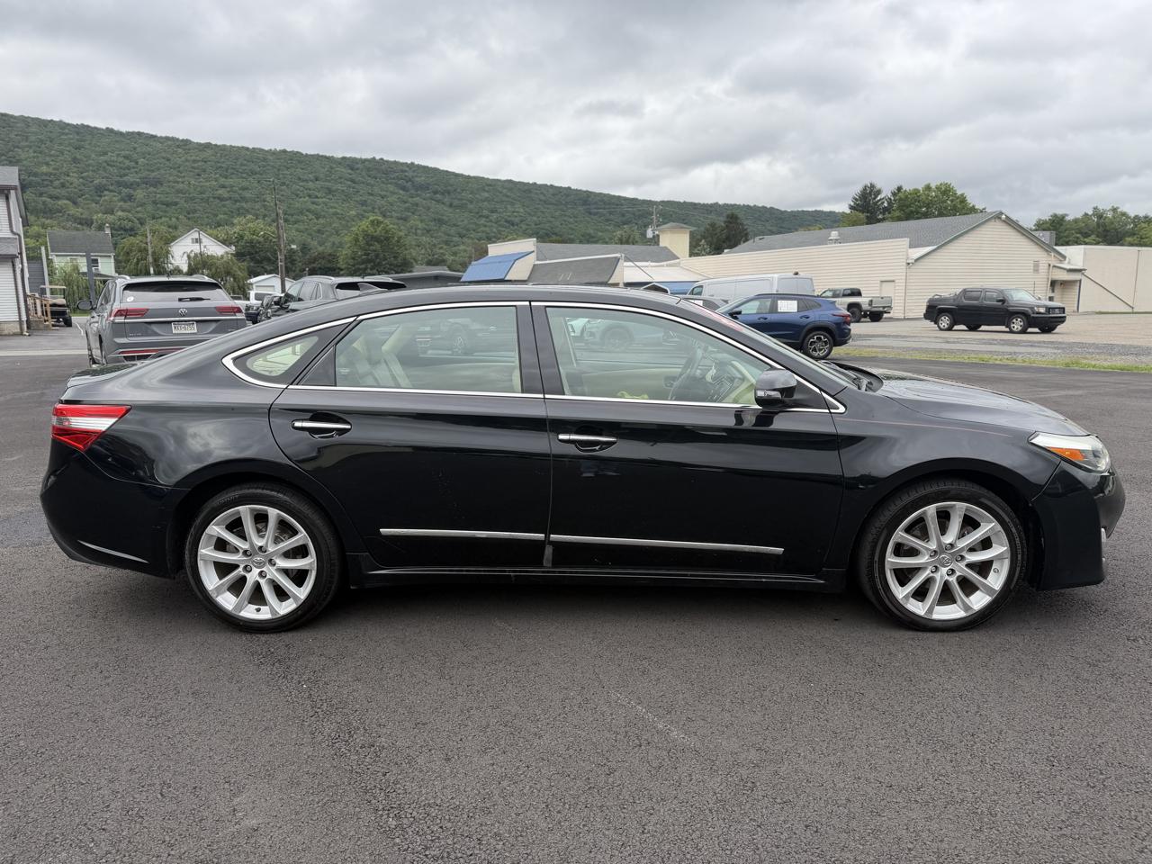 Toyota Avalon  2014