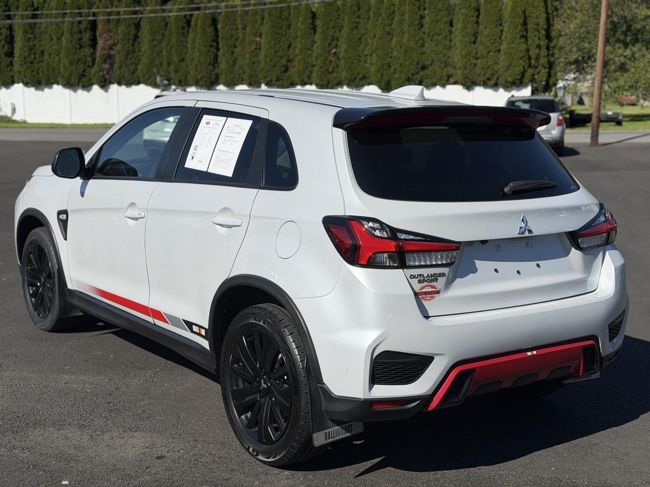 Mitsubishi Outlander Sport  2023