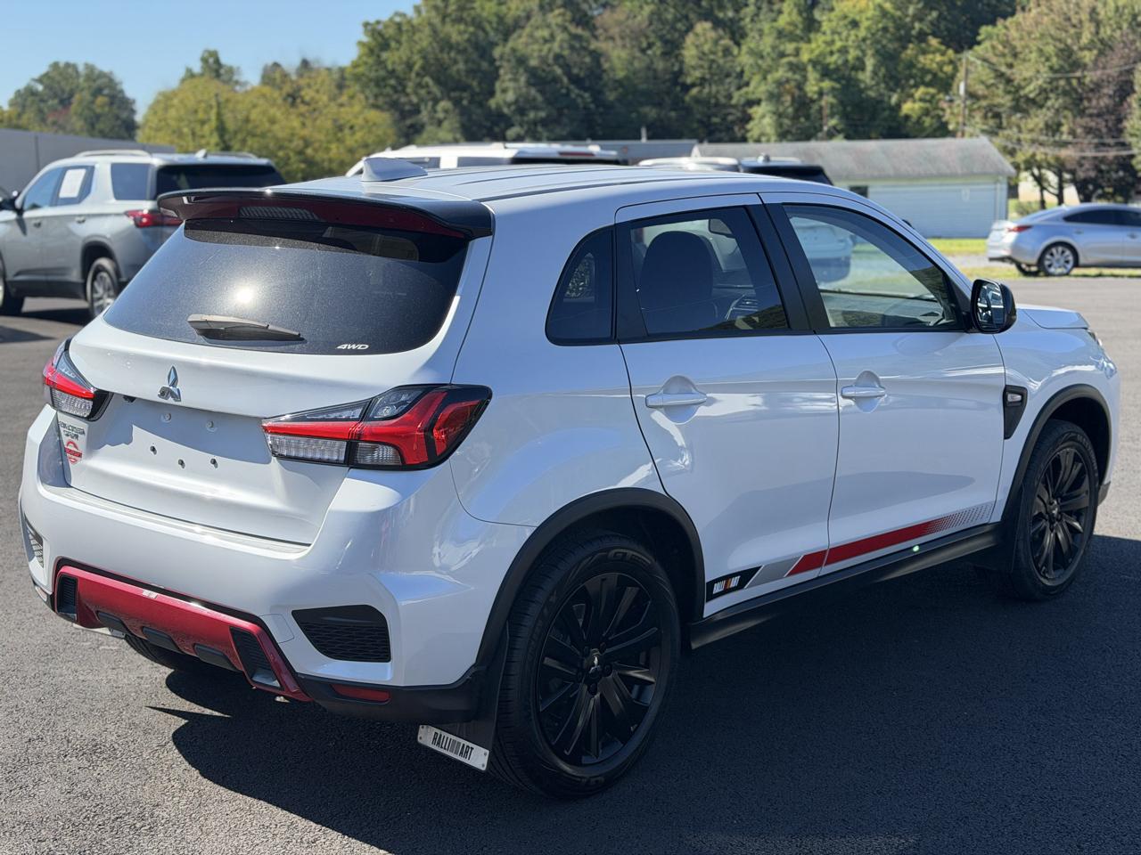 Mitsubishi Outlander Sport  2023