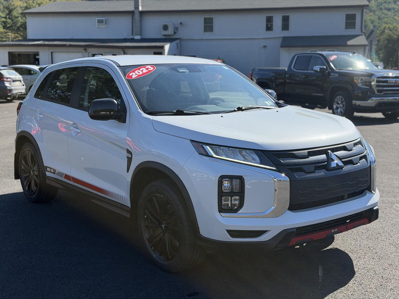 Mitsubishi Outlander Sport  2023