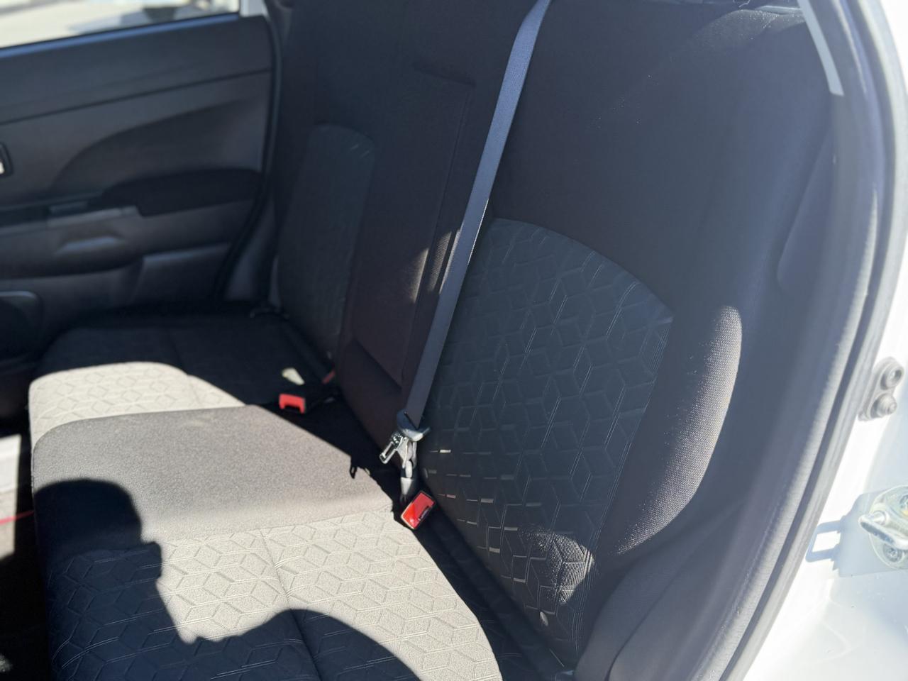 Mitsubishi Outlander Sport  2023